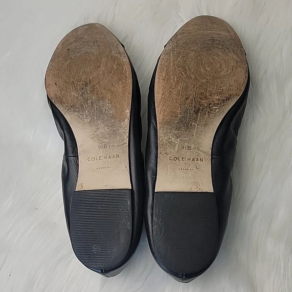 COLE HAAN Black Leather Patent Cap Toe Bow Preppy Office Casual Ballet Flats 9.5